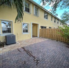 14905 SW 8th Terrace in Miami, FL - Building Photo - Building Photo