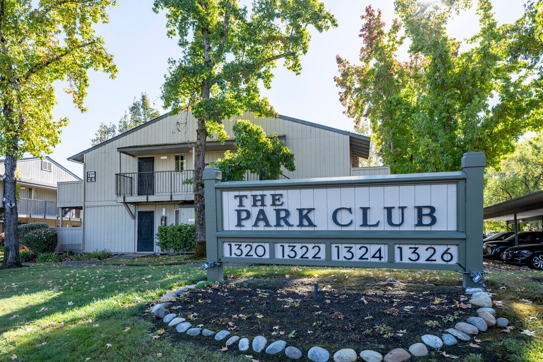 Park Club Apartments in Rohnert Park, CA - Building Photo