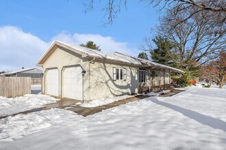 24760 Lancer Dr in South Bend, IN - Building Photo - Building Photo