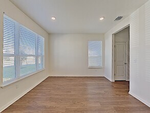 333 Pebble Beach Run in New Braunfels, TX - Foto de edificio - Building Photo