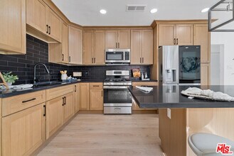 11863 Avalon Blvd in Los Angeles, CA - Building Photo - Building Photo