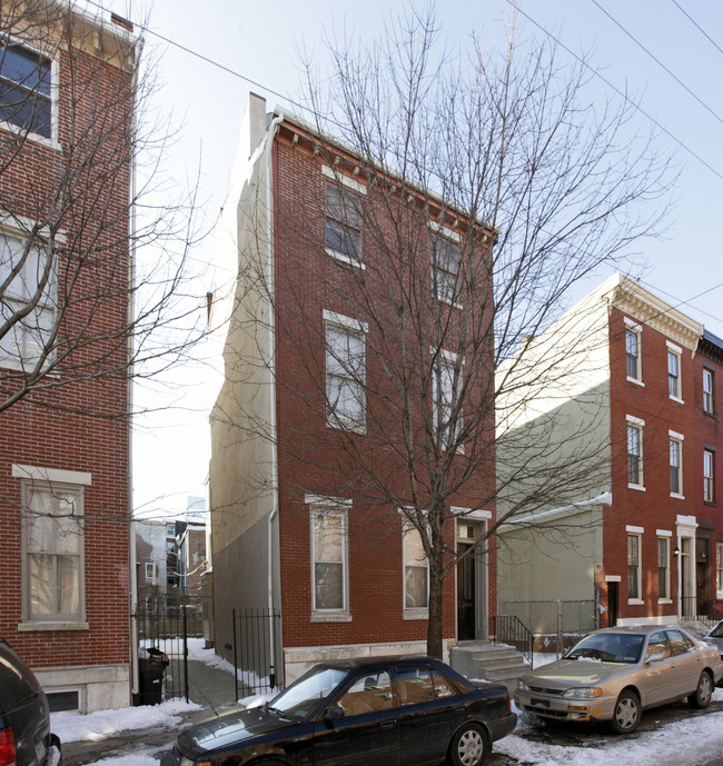 1608 Wallace St in Philadelphia, PA - Foto de edificio - Building Photo