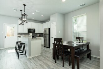 345 Brandy Ridge Ln in Dickinson, TX - Building Photo - Building Photo