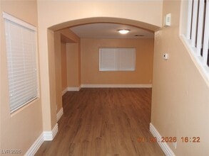 317 Dogleg Dr in Las Vegas, NV - Building Photo - Building Photo