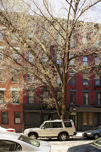 520 East 6th Street in New York, NY - Foto de edificio - Building Photo