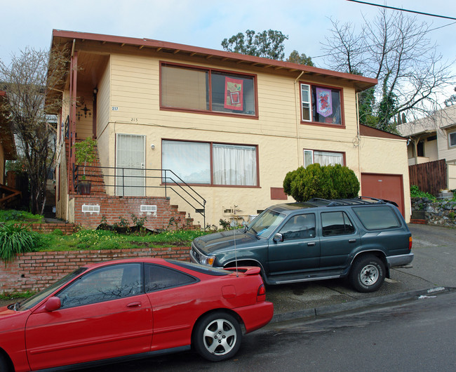 215-217 Union St in San Rafael, CA - Building Photo - Building Photo