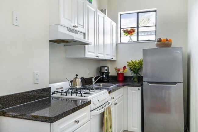 20 Ellery St, Unit 11 in Cambridge, MA - Building Photo - Building Photo