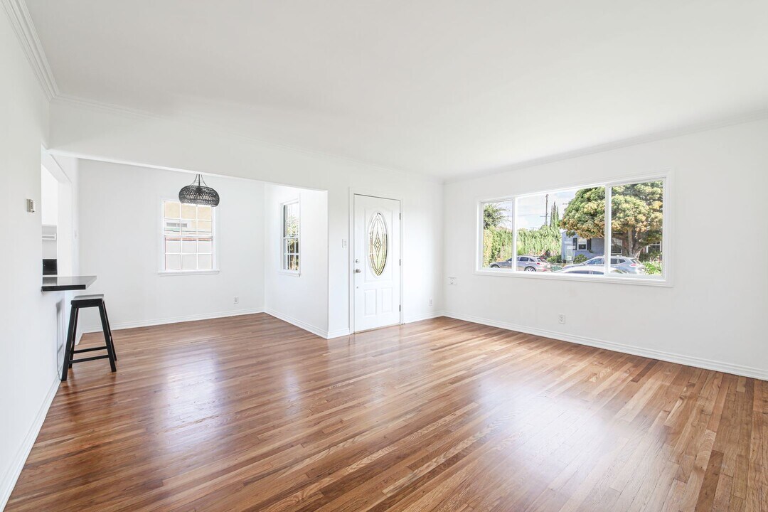 4170 E Patero Way in Long Beach, CA - Building Photo