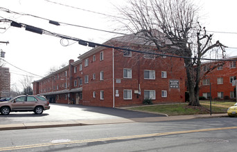 Ballston Garden Apartments in Arlington, VA - Building Photo - Building Photo