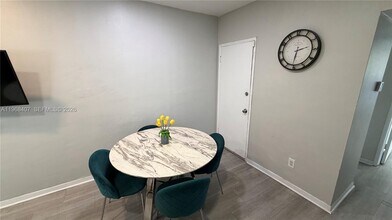 10000 E Bay Harbor Dr in Bay Harbor Islands, FL - Building Photo - Building Photo