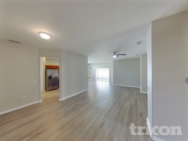 10744 Carloway Hills Dr in Wimauma, FL - Building Photo - Building Photo