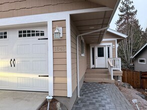 1843 NE Ellamae Pl in Bend, OR - Building Photo - Building Photo