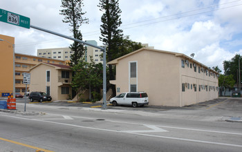 Mayras Court Apartments in Miami, FL - Building Photo - Building Photo