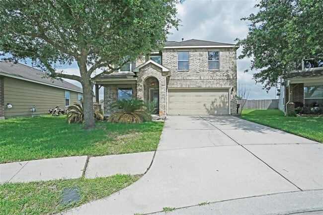 1939 Wooded Acres Dr