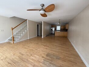 11 Leclair St, Unit B in Winooski, VT - Building Photo - Building Photo