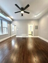 4445 N Sheridan Rd, Unit 4452-3 in Chicago, IL - Building Photo