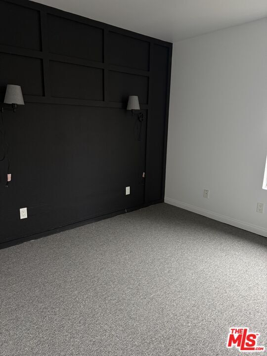 5530 Owensmouth Ave in Los Angeles, CA - Building Photo - Building Photo