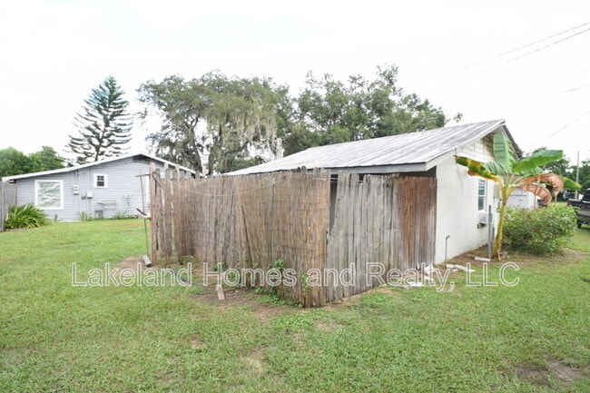 4060 Orange Ave SE in Highland City, FL - Building Photo - Building Photo