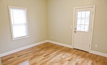 40 Imrie Rd, Unit 1 in Boston, MA - Foto de edificio - Building Photo