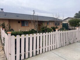 348 2nd St in Buellton, CA - Building Photo