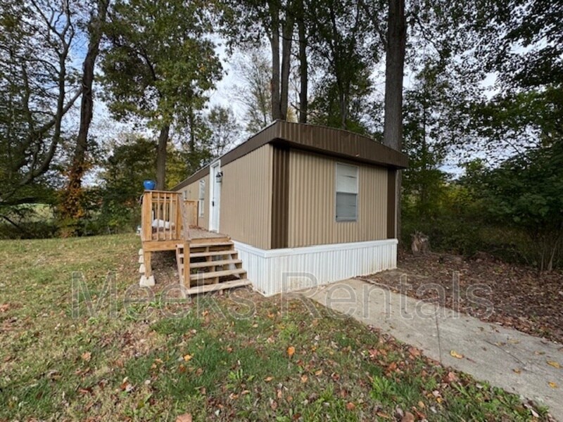 75 Riddle MHP in Teays Valley, WV - Building Photo