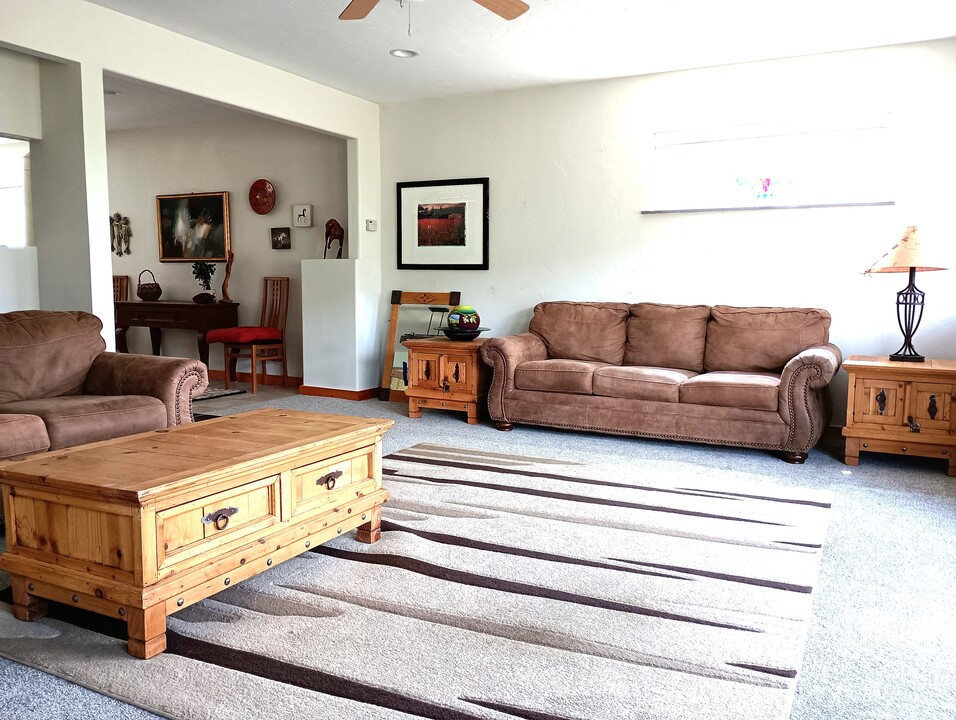 73 Cooper Dr in Dillon, CO - Building Photo