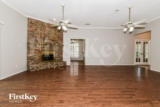 1729 Creek Valley Rd in Mesquite, TX - Foto de edificio - Building Photo