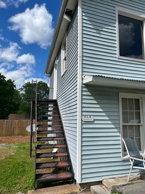 104 W Hembree St, Unit B