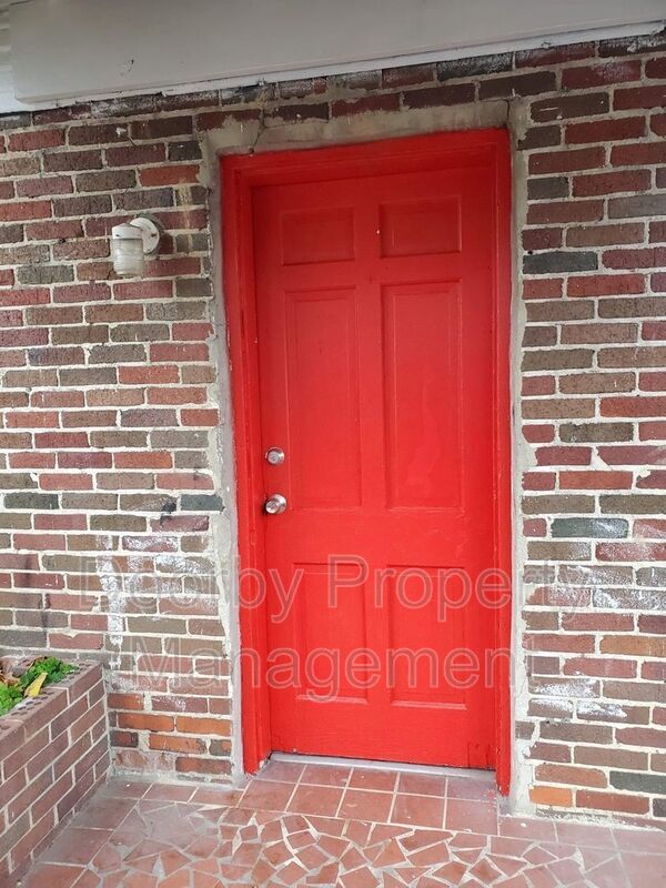 910 S Crest in Chattanooga, TN - Building Photo - Building Photo