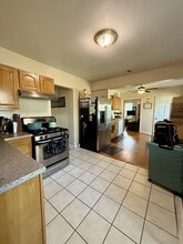 323 Sargeant St in Holyoke, MA - Building Photo - Building Photo