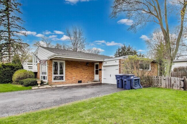 558 Mallard Ln in Deerfield, IL - Building Photo - Building Photo