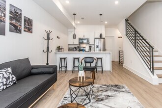 2435 Master St in Philadelphia, PA - Building Photo - Building Photo