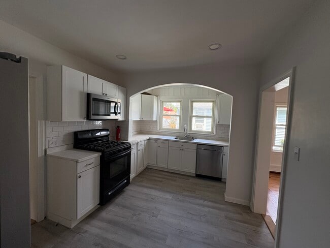 137 Worcester Ave, Unit 1