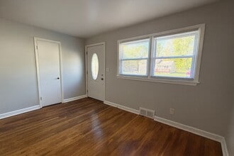 8414 Dawn Dr in Rome, NY - Building Photo - Building Photo