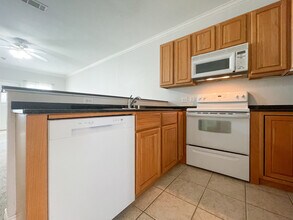 1401 Bagby Ave, Unit 10 in Waco, TX - Building Photo - Building Photo