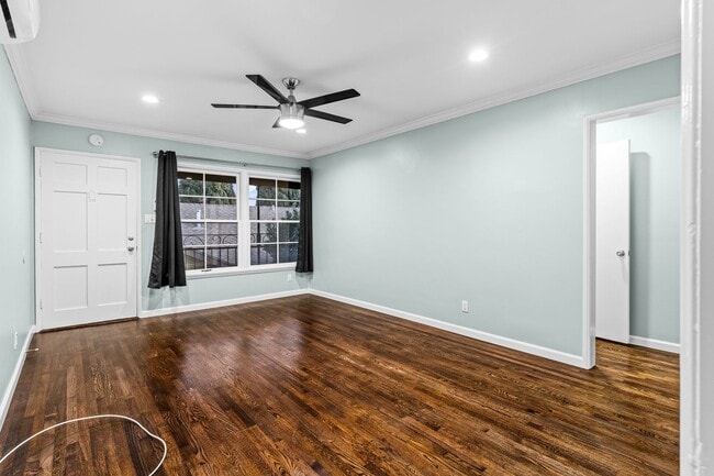 2104 E Florida St, Unit 06 in Long Beach, CA - Building Photo - Building Photo