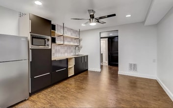 6858 Lockridge Dr NW in Atlanta, GA - Foto de edificio - Building Photo