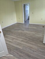 4351 Lampman Rd, Unit 3 in Vernon, NY - Building Photo