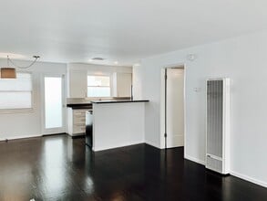 710 Bay St in Santa Monica, CA - Building Photo - Building Photo