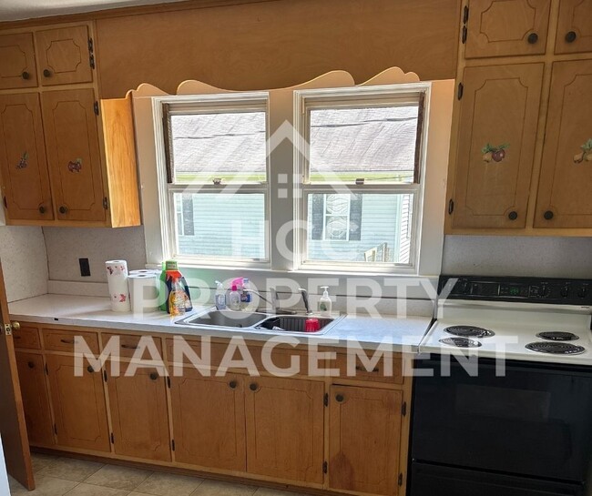 302 N 7th Ave in Mayodan, NC - Building Photo - Building Photo