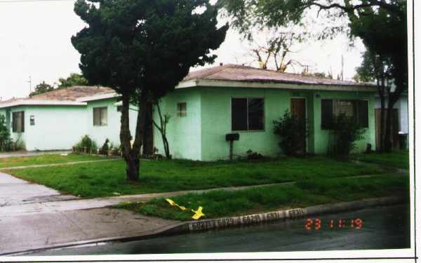 6823-6831 1/2 E. 72nd St. in Paramount, CA - Building Photo