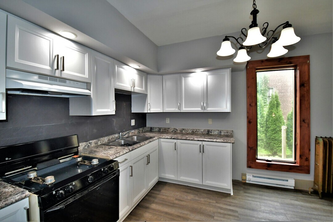 710 W 4th St in Red Wing, MN - Foto de edificio