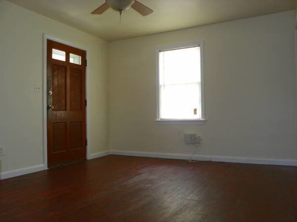 9703 Narragansett Pkwy in College Park, MD - Foto de edificio - Building Photo