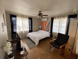 614 S Groos St in Kyle, TX - Building Photo