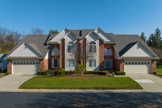 Navin Oaks Condos in Livonia, MI - Building Photo - Building Photo