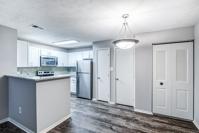 The Pointe at Stafford Apartment Homes in Stafford, VA - Foto de edificio - Building Photo