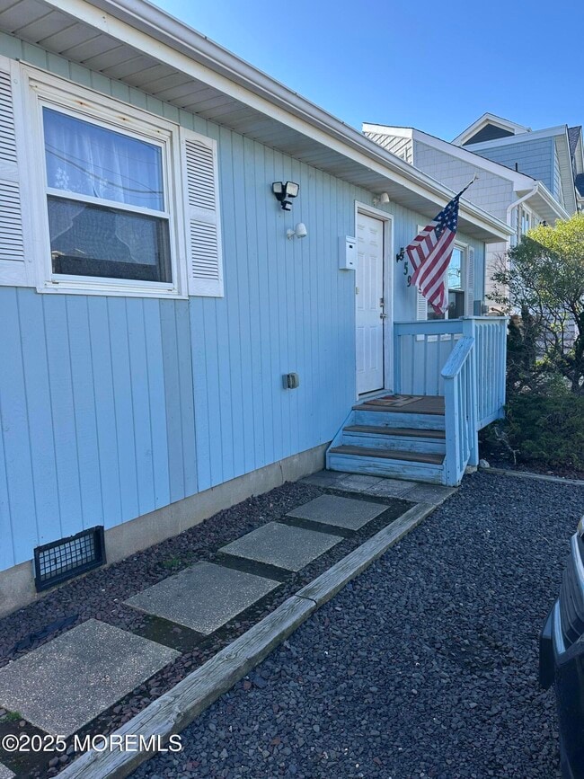 559 Tarpon Ave