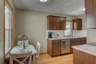 2009 S 56th St in Omaha, NE - Building Photo - Building Photo