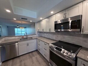 2621 Woodgate Ln in Sarasota, FL - Building Photo - Building Photo