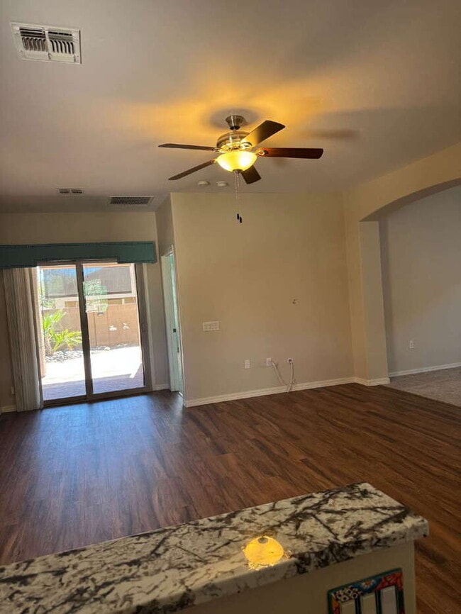 443 W Calle Del Estribo in Sahuarita, AZ - Building Photo - Building Photo